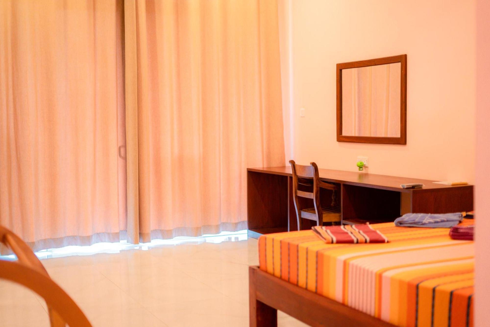Monkey Villa Hikkaduwa Exterior photo