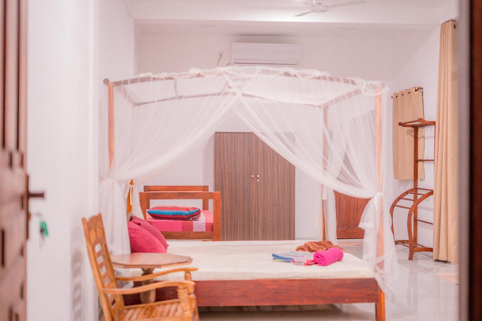 Monkey Villa Hikkaduwa Exterior photo